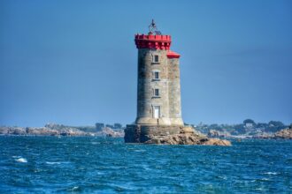 Les meilleures randonnées en Bretagne Phare breton à Bréhat